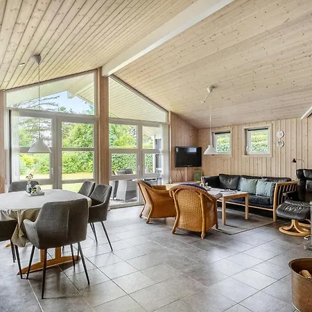 3 Bedroom Awesome In