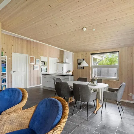 3 Bedroom Awesome In Dom wakacyjny Tarm