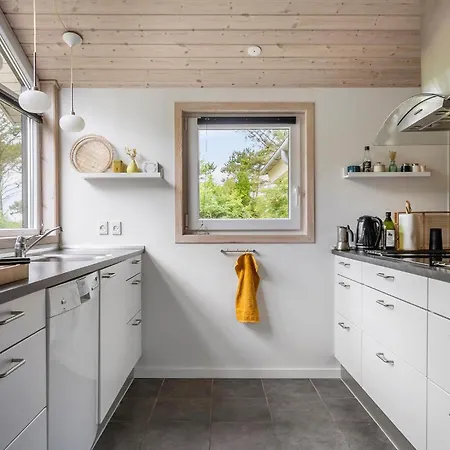 3 Bedroom Awesome In Hébergement de vacances Tarm