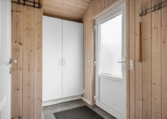 Dom wakacyjny 3 Bedroom Awesome In Tarm