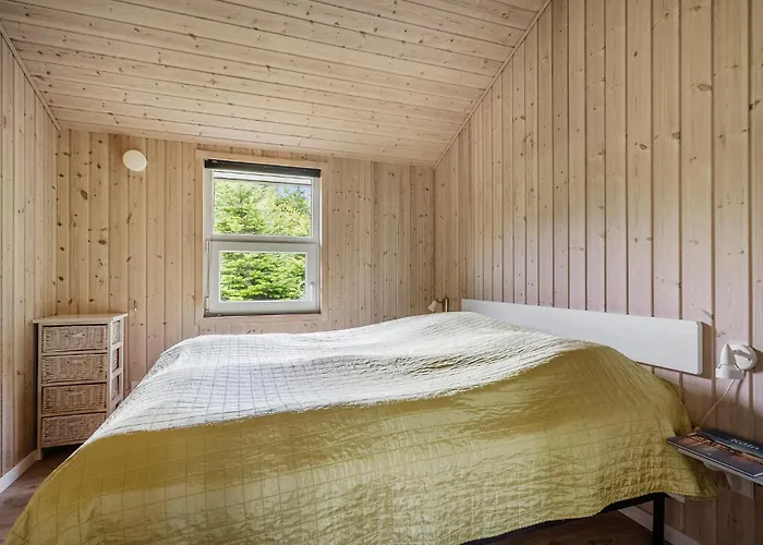 Dom wakacyjny 3 Bedroom Awesome In Tarm