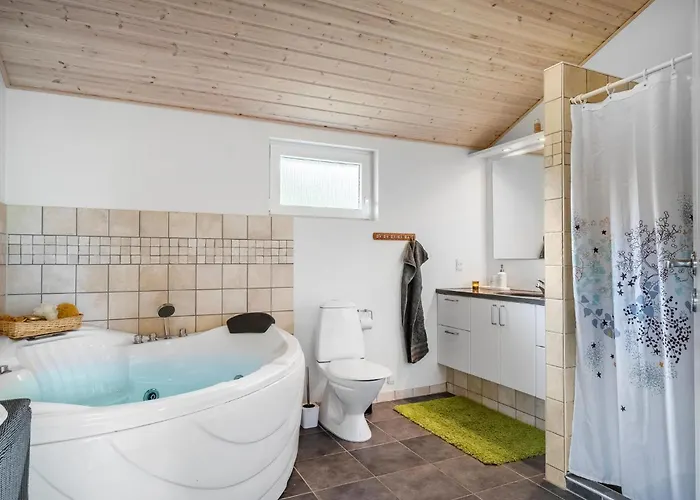 3 Bedroom Awesome In *
