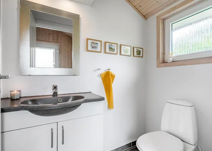 Dom wakacyjny 3 Bedroom Awesome In Tarm